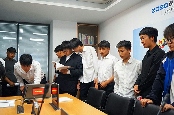 13校企合作 走進職場 協(xié)同育人丨歡迎北京市經(jīng)貿(mào)高級技術(shù)學校師生來ZOBO卓邦參觀學習