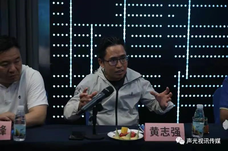 ZOBO董事長張新峰作為聲光視訊行業(yè)聯(lián)盟代表赴豫芒溫暖災區(qū)，傳遞愛心