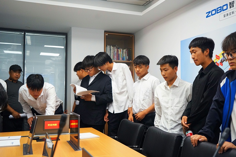 13校企合作 走進(jìn)職場(chǎng) 協(xié)同育人丨歡迎北京市經(jīng)貿(mào)高級(jí)技術(shù)學(xué)校師生來(lái)ZOBO卓邦參觀(guān)學(xué)習(xí)