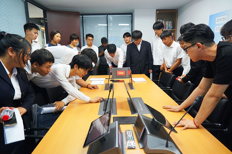 14校企合作 走進(jìn)職場(chǎng) 協(xié)同育人丨歡迎北京市經(jīng)貿(mào)高級(jí)技術(shù)學(xué)校師生來(lái)ZOBO卓邦參觀(guān)學(xué)習(xí)