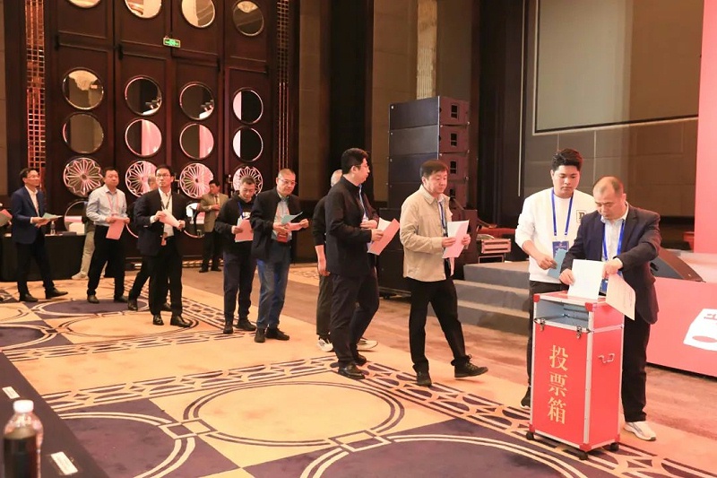 祝賀ZOBO卓邦董事長張新峰當選中國演藝設(shè)備技術(shù)協(xié)會第七屆常務(wù)理事
